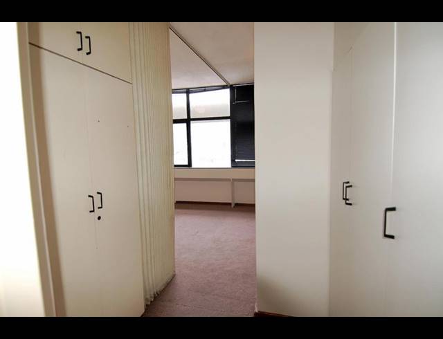0 BEDROOM APARTMENT FOR SALE IN ORANJEZICHT
